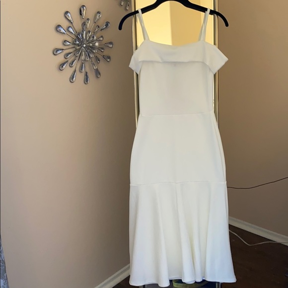 Beautiful white off the shoulder dress - Picture 2 of 6
